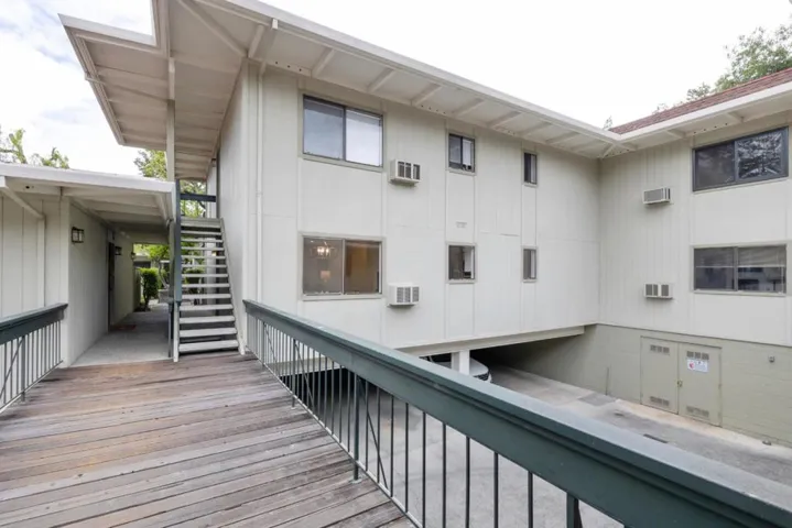 1070 Mercedes Avenue 12, Los Altos, California 94022