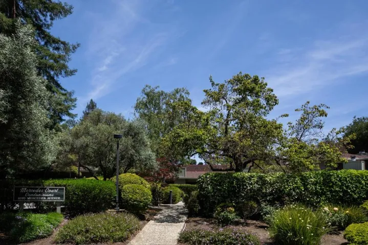 1070 Mercedes Avenue 12, Los Altos, California 94022