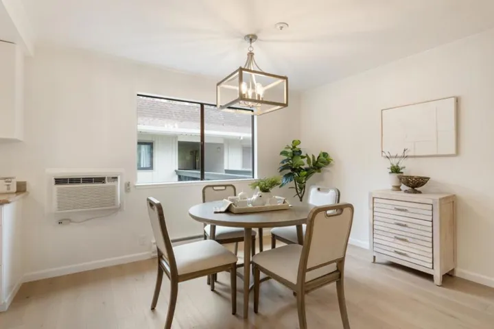 1070 Mercedes Avenue 12, Los Altos, California 94022