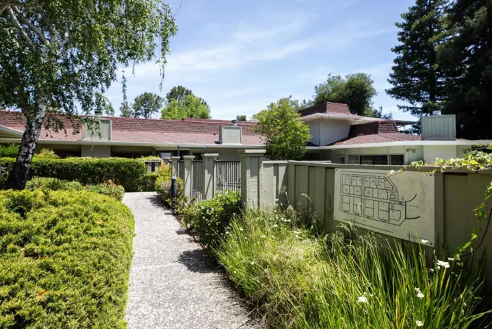 1070 Mercedes Avenue 12, Los Altos, California 94022