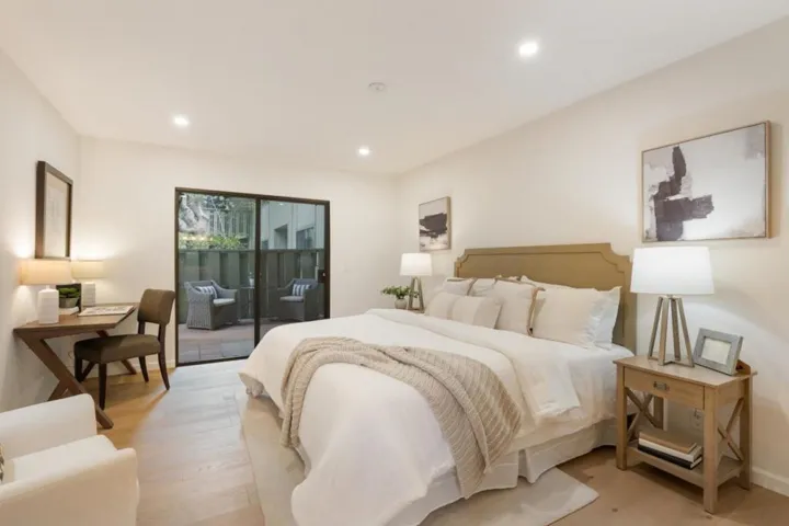 1070 Mercedes Avenue 12, Los Altos, California 94022