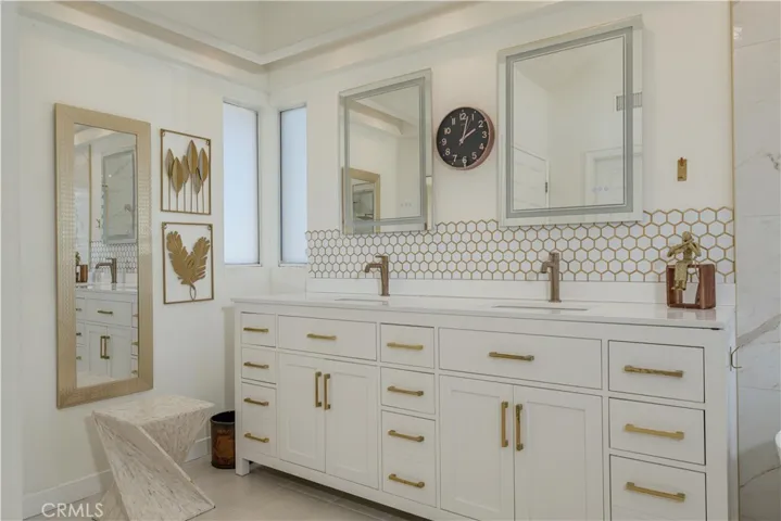 1011 S Mountcrest Court, Anaheim, California 92808