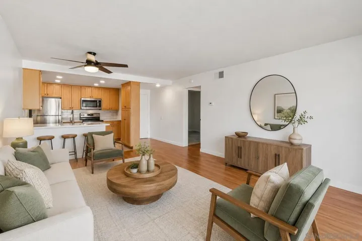 https://zimg.paragon.ice.com/ParagonImages/Property/PA/SDMLS/-526473/11/533/400/8c302e58d744116a95c312d20cf05f4a/3/75a062cb32ec9c7e3cd4b2e14cee24fd/-526473-63cb1332-6261-4dab-a186-e01b5254cff0.JPG