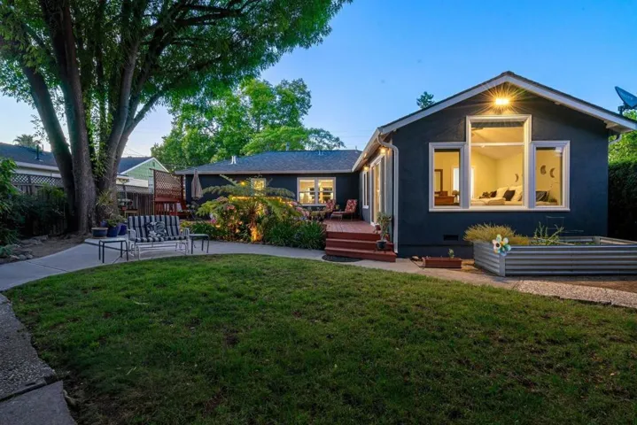 1180 Fewtrell Drive, Campbell, California 95008