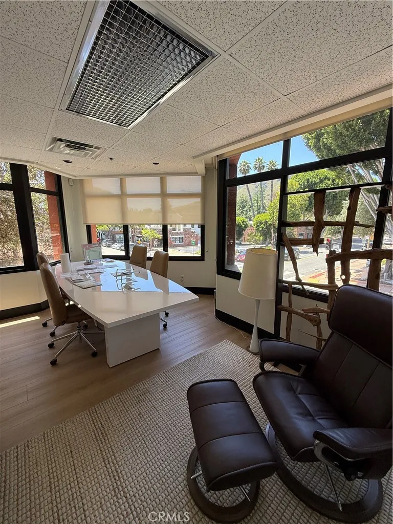 Suite 211
