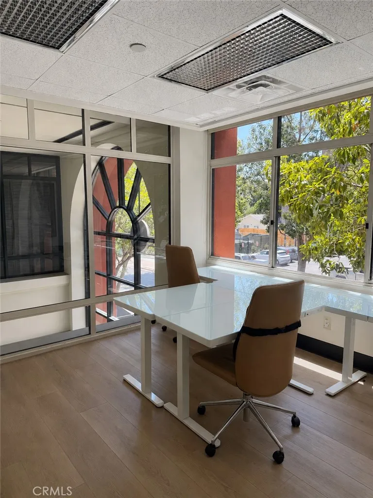 Suite 211