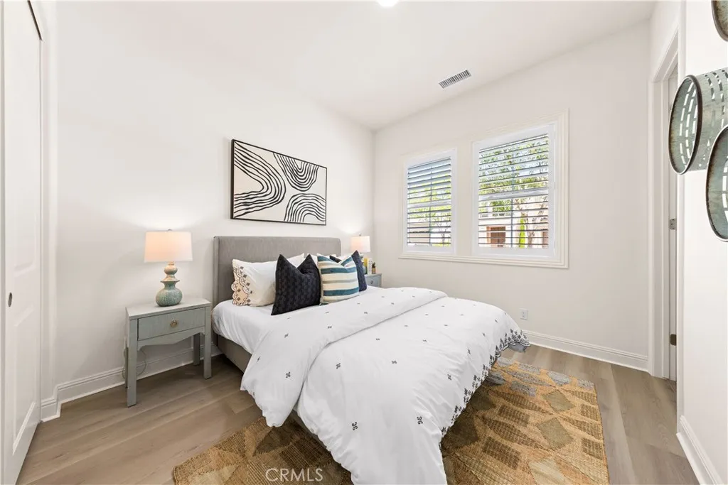 1st Fl - Guest Ensuite/Office #1