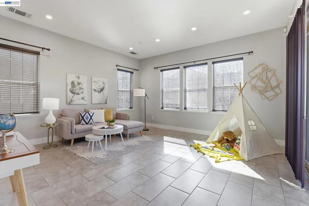 Family Room 1