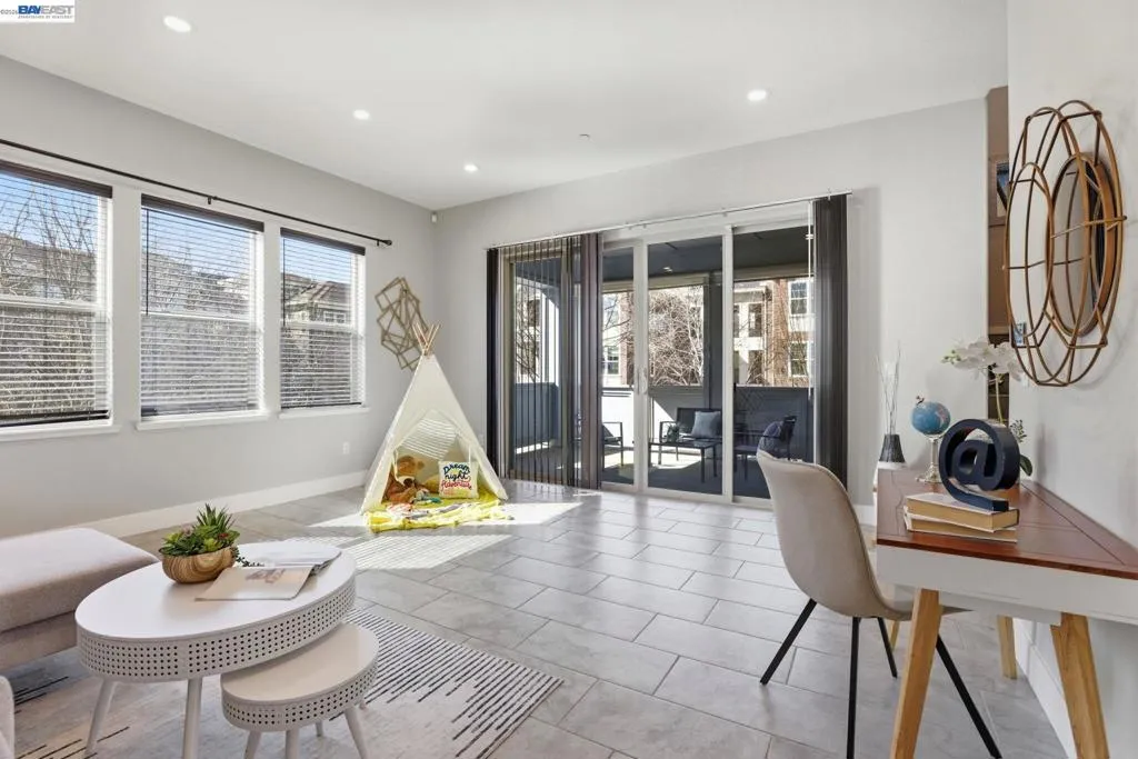 Family Room - Patio