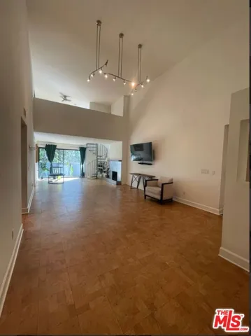 1940 N Highland Avenue 81, Los Angeles, California 90068