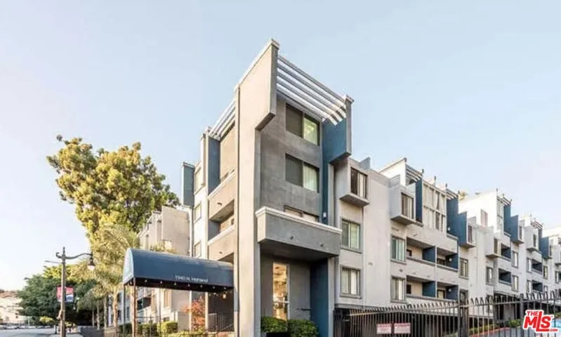 1940 N Highland Avenue 81, Los Angeles, California 90068