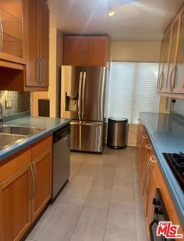 1940 N Highland Avenue 81, Los Angeles, California 90068