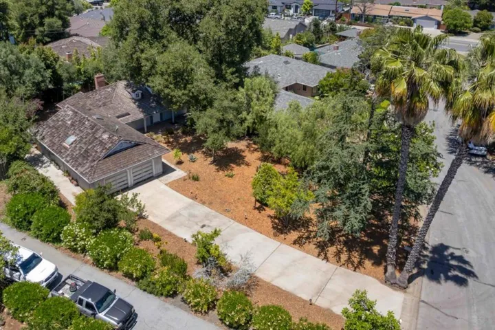 834 Starlite Lane, Los Altos, California 94024