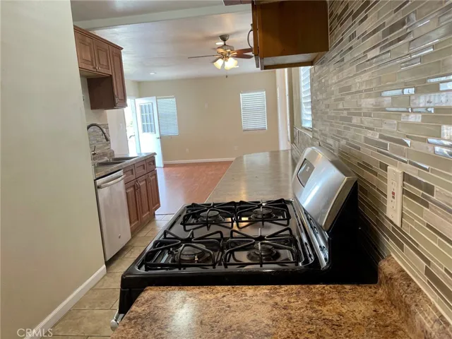 Kitchen 05
