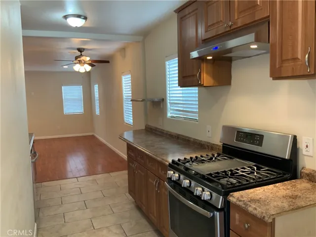 Kitchen 02