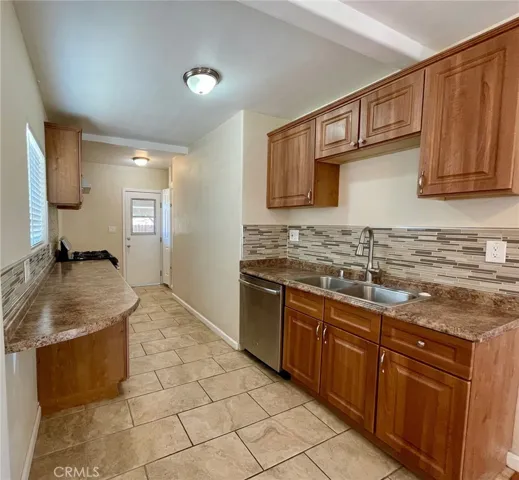 Kitchen 01