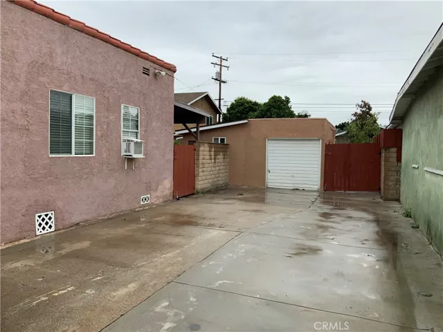 Wide Driveway for Parking.