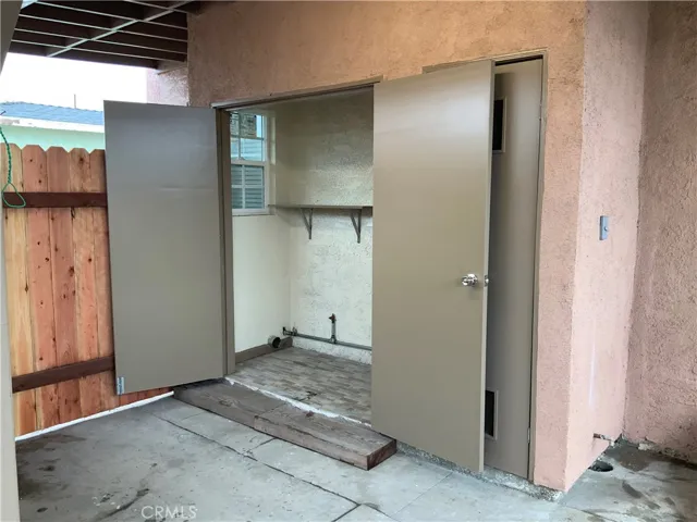 Laundry Hook up.