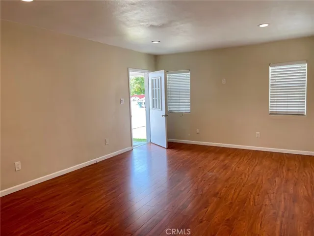 Living Room 01