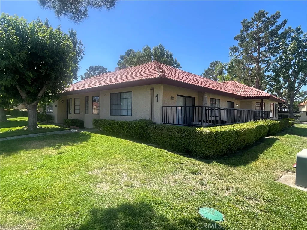 Welcome Home to 19170 Palo Verde!