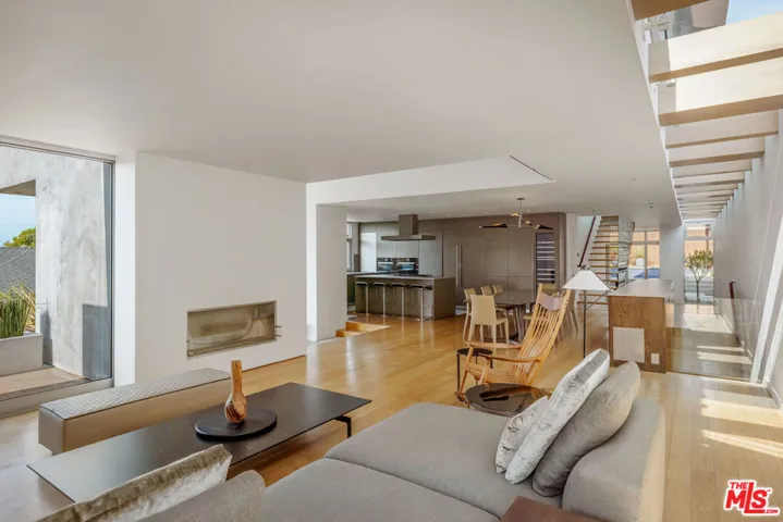 628 Penn Street, El Segundo, California 90245