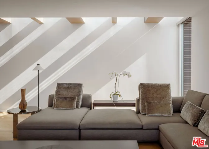 628 Penn Street, El Segundo, California 90245