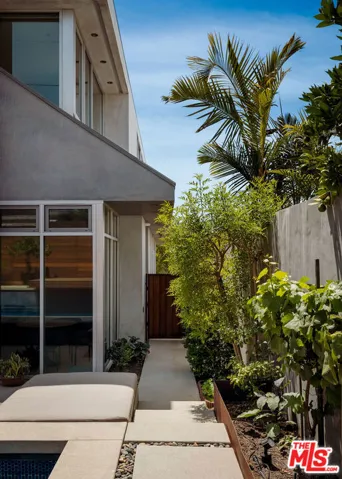 628 Penn Street, El Segundo, California 90245