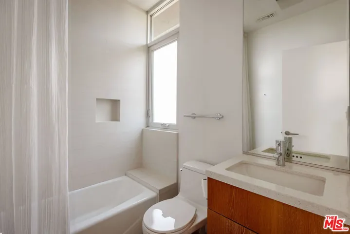 628 Penn Street, El Segundo, California 90245