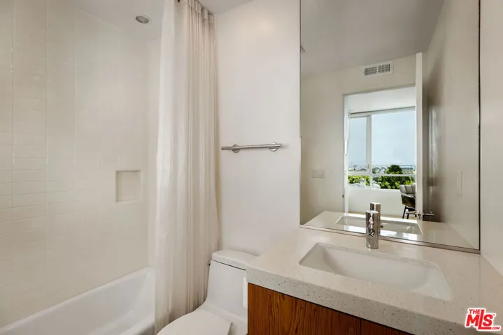 628 Penn Street, El Segundo, California 90245
