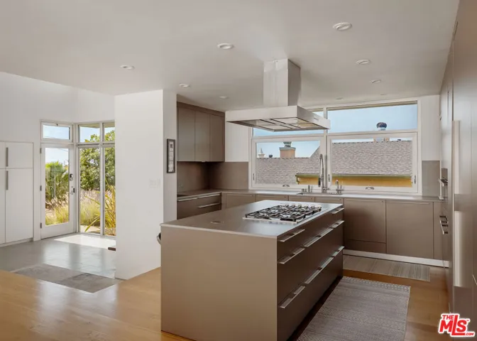 628 Penn Street, El Segundo, California 90245