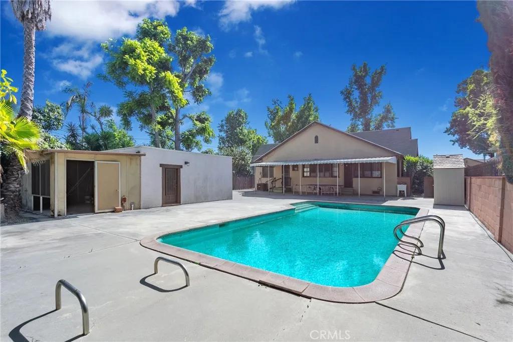 Backyard Swimming Pool