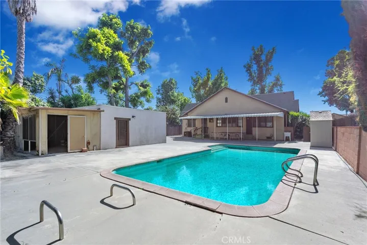 Backyard Swimming Pool