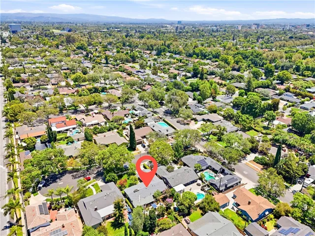 Morrison Park is filled with tree-lined streets and established landscaping with a small town neighborhood feel. Great location to start your daily walk without having to drive anywhere.