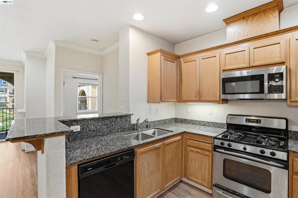Stainless appliances, refrigerator included