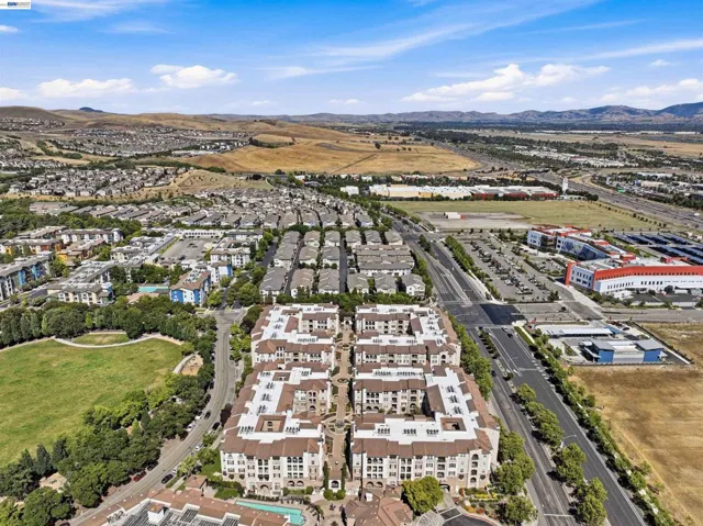 View towards Kaiser Health Center