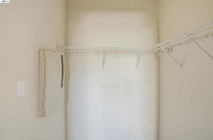 Secondary bed closet