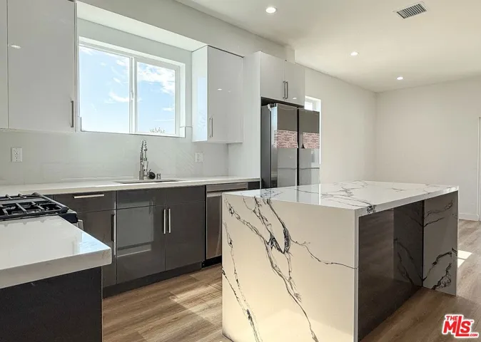 5340 Denny Avenue, North Hollywood, California 91601