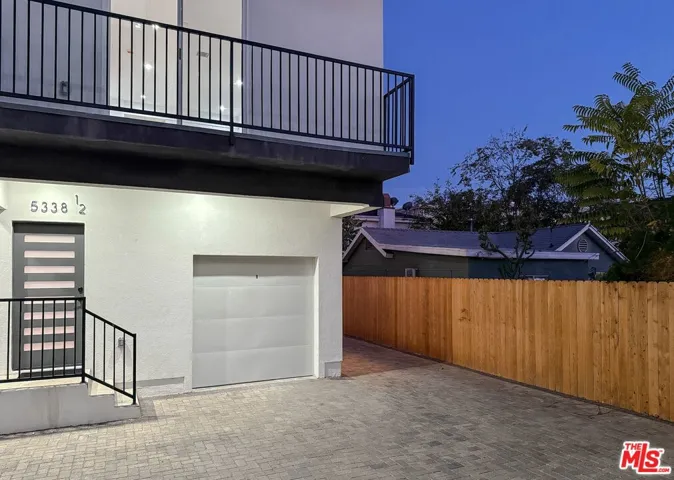 5340 Denny Avenue, North Hollywood, California 91601