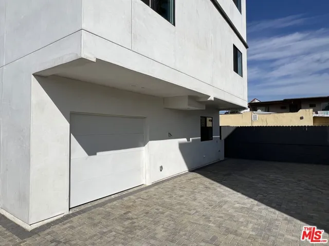 5340 Denny Avenue, North Hollywood, California 91601