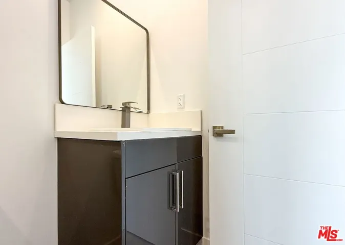 5340 Denny Avenue, North Hollywood, California 91601