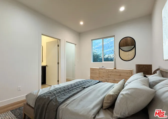 5340 Denny Avenue, North Hollywood, California 91601