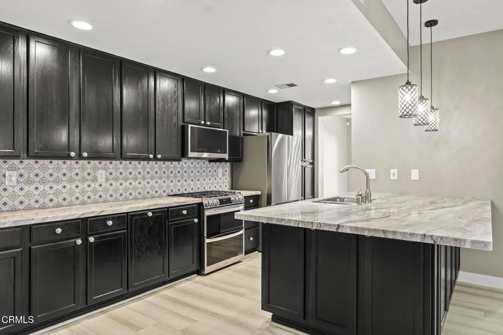 13-web-or-mls-521SonataWay036