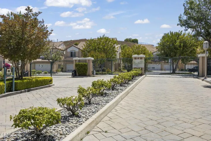 48-web-or-mls-521SonataWay158