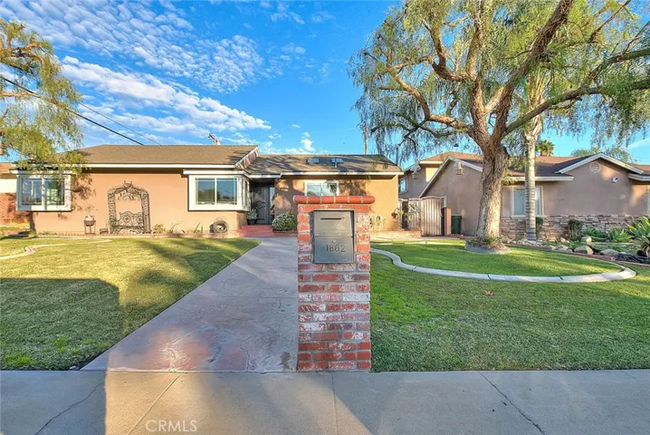 Great curb appeal!