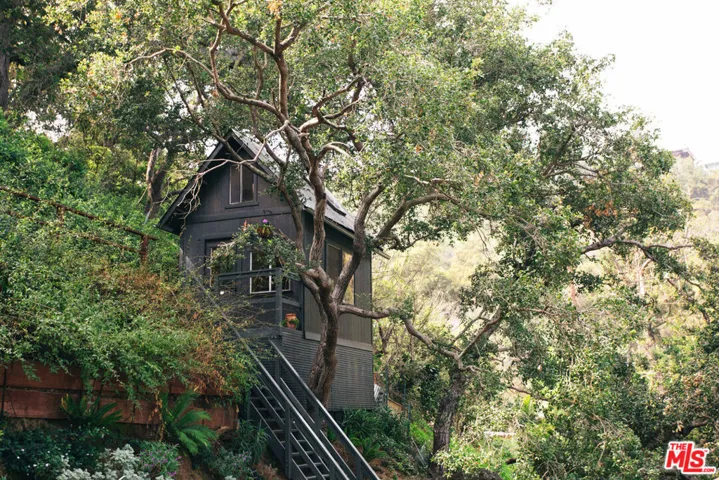 8831 Lookout Mountain Avenue, Los Angeles, California 90046