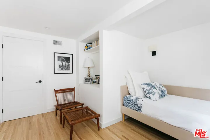 8831 Lookout Mountain Avenue, Los Angeles, California 90046