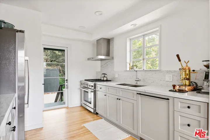 8831 Lookout Mountain Avenue, Los Angeles, California 90046