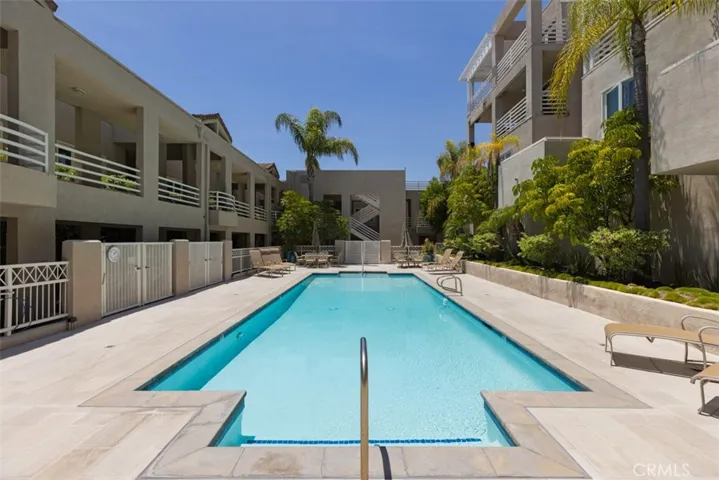 2604 E 20th Street 305, Signal Hill, California 90755