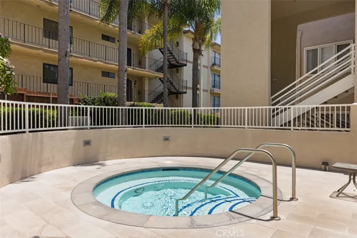 2604 E 20th Street 305, Signal Hill, California 90755