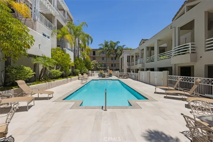 2604 E 20th Street 305, Signal Hill, California 90755
